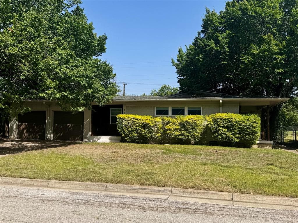 4657 Selkirk Dr