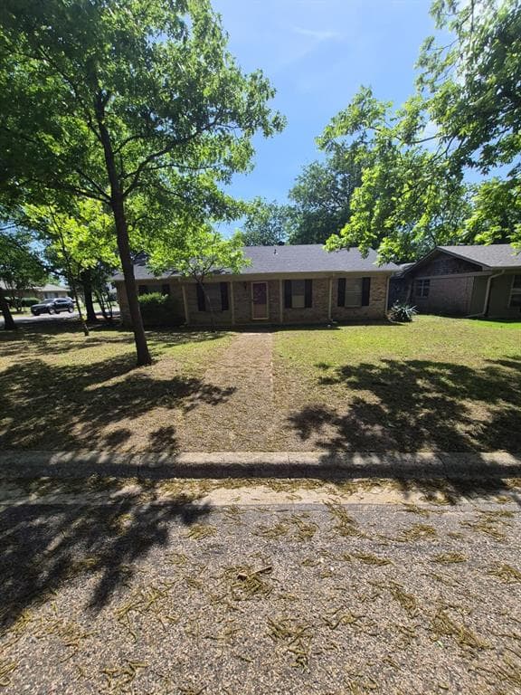 3009 Canterbury Cir