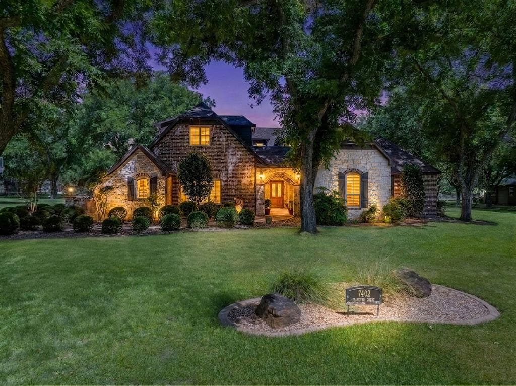 7402 Hanover Ct