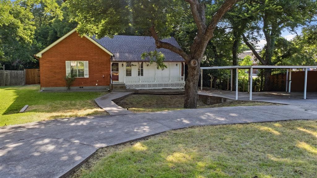 1406 S Elm St