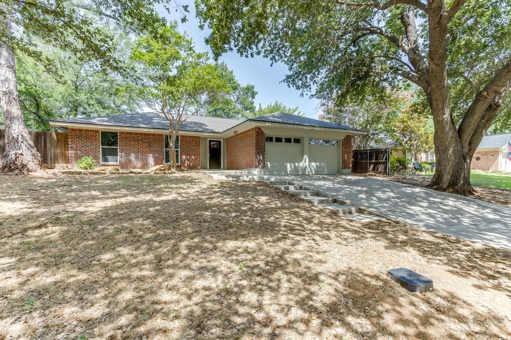 2709 Springbrooke Dr