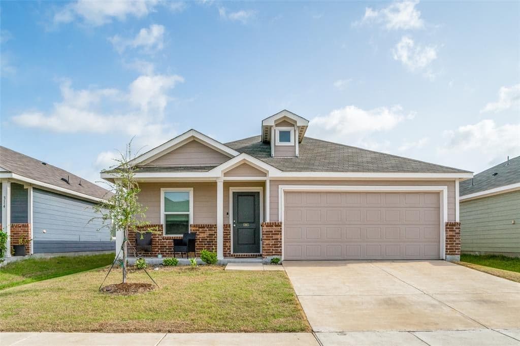 310 Mahogany Ln