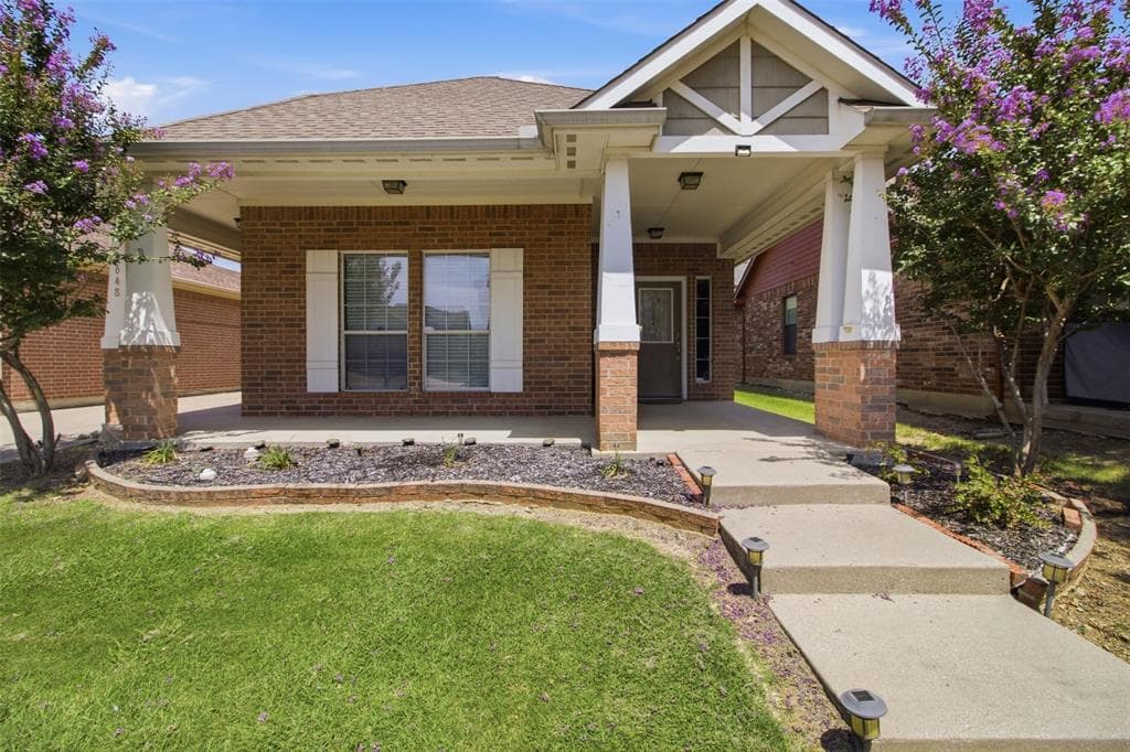 2648 Blackstone Dr