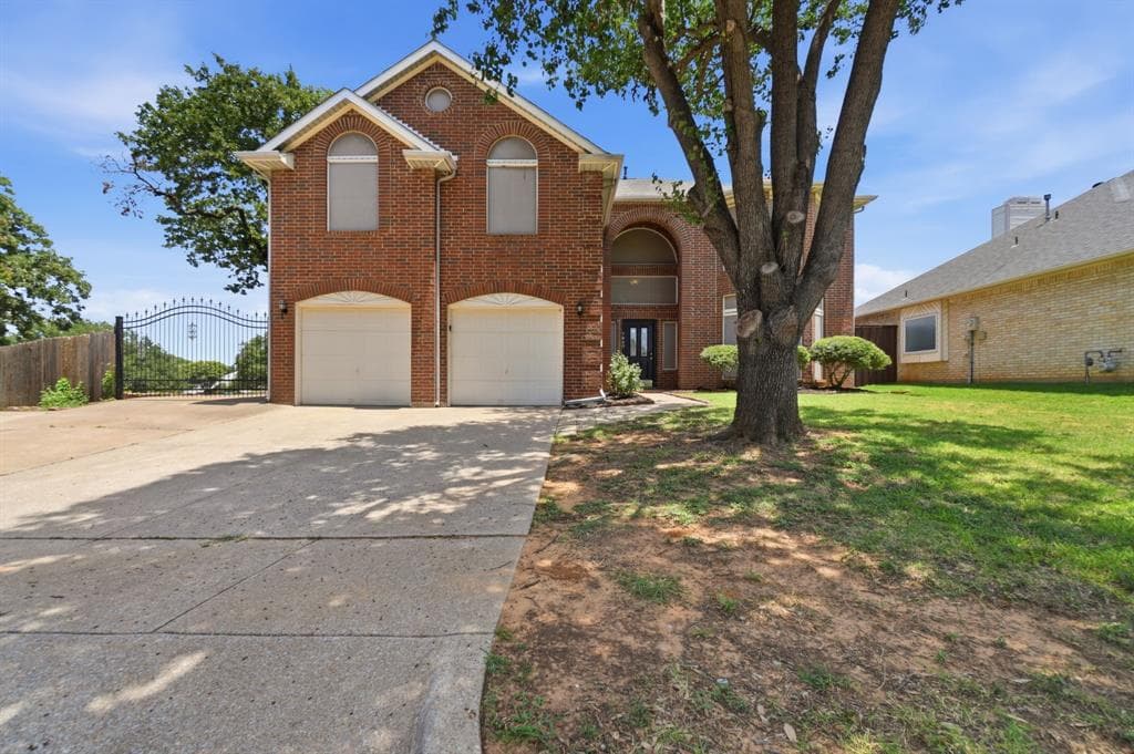 7840 Clover Leaf Dr