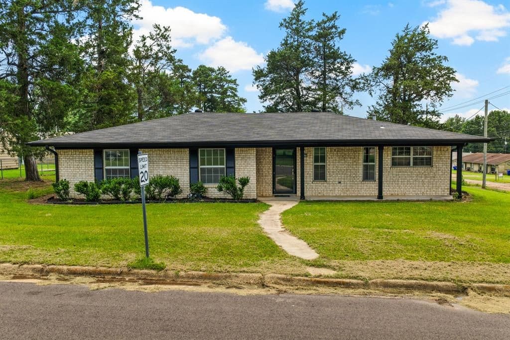607 W Campbell Rd