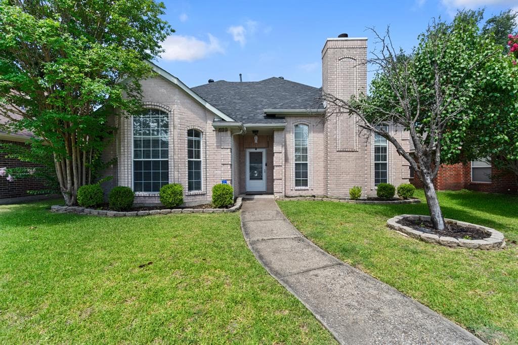 1229 Clear Creek Dr
