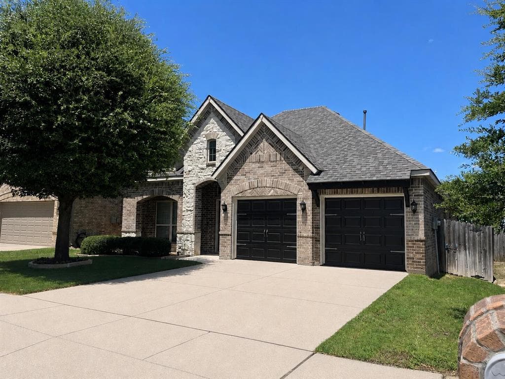 1105 Prairie Heights Dr