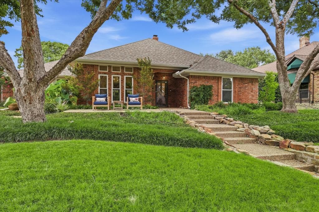 732 Meadowlark Ln
