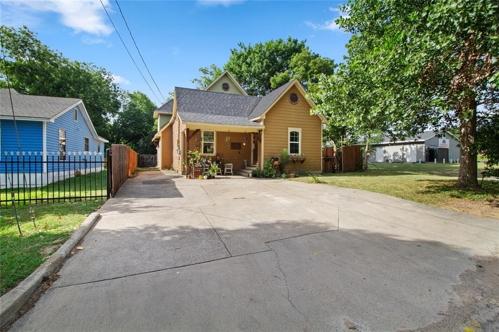 105 E Linden St