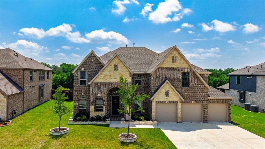 929 Gold Finch Ln