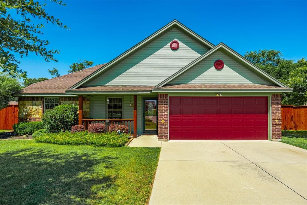 1221 Eagle Lake Dr