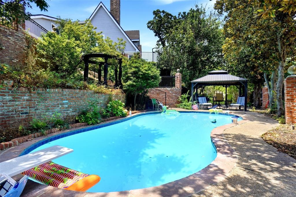 2011 Ridgemont Ct