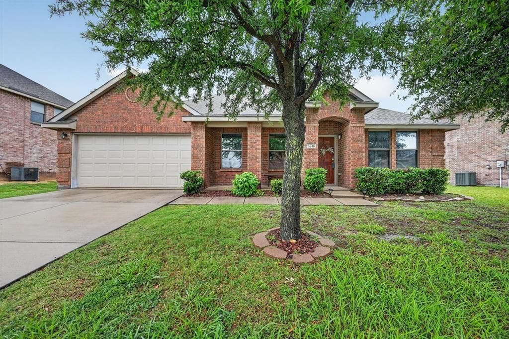 5640 Lincolnwood Dr