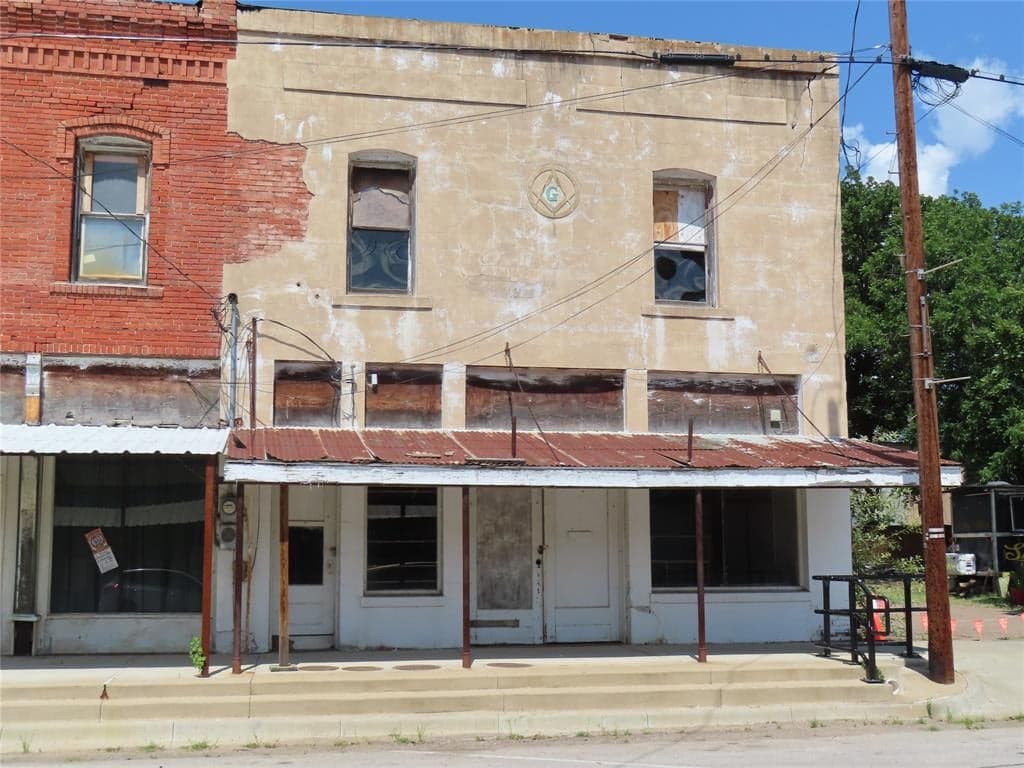 307 N Main St