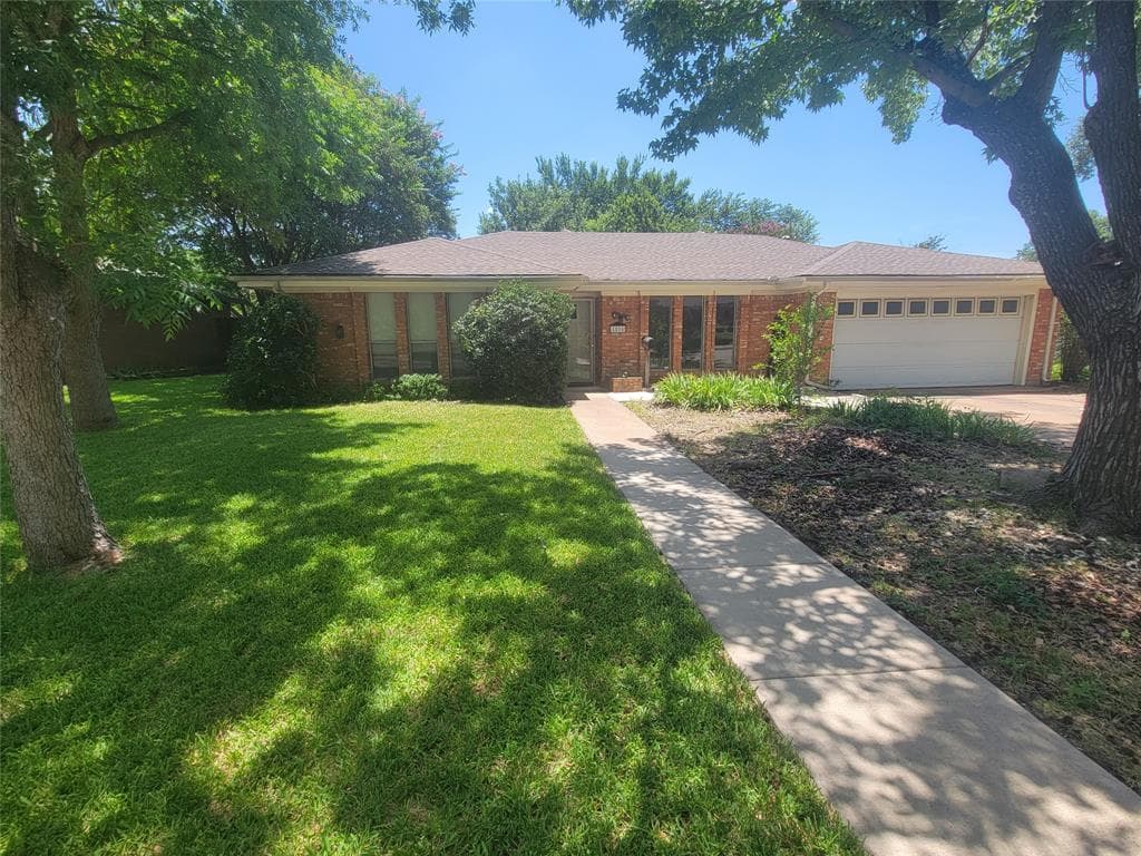 1516 Fernwood Dr