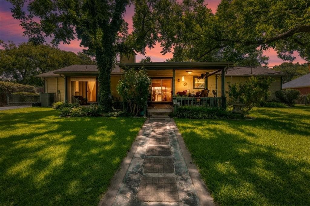 3908 Bandera Dr