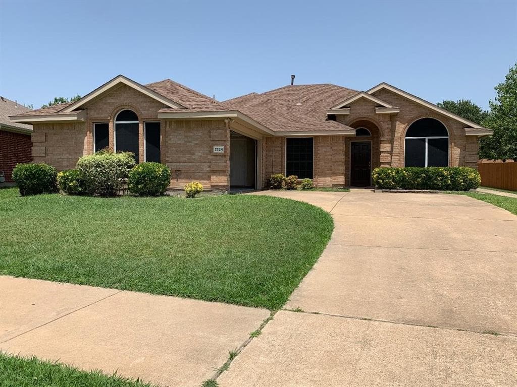2324 Cantura Dr
