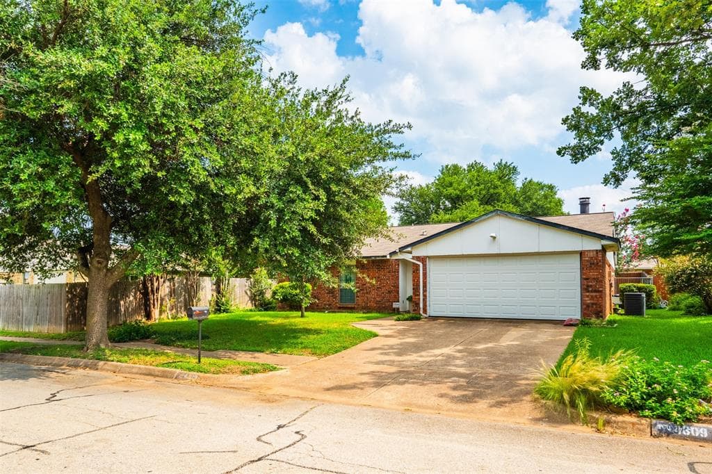 4309 Sweetgum Way