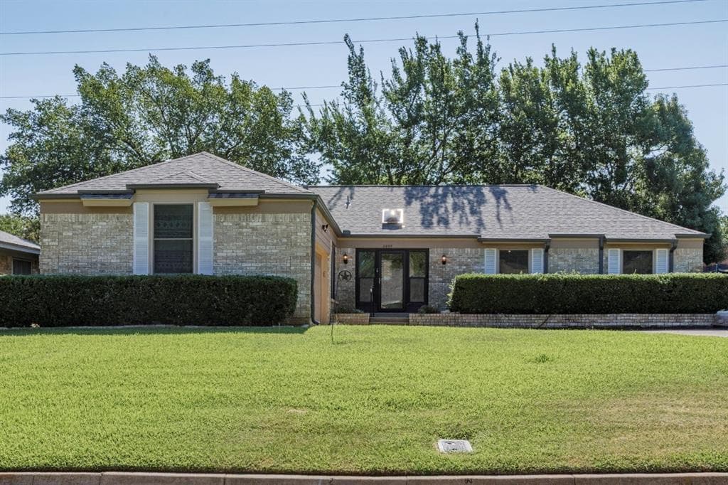 2805 Hedgeway Dr