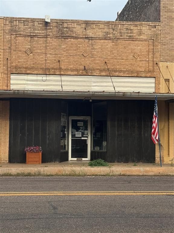 317 S Main St