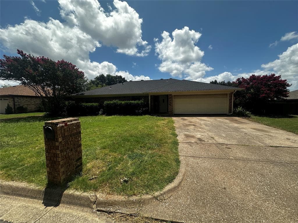 6804 Fair Meadows Dr
