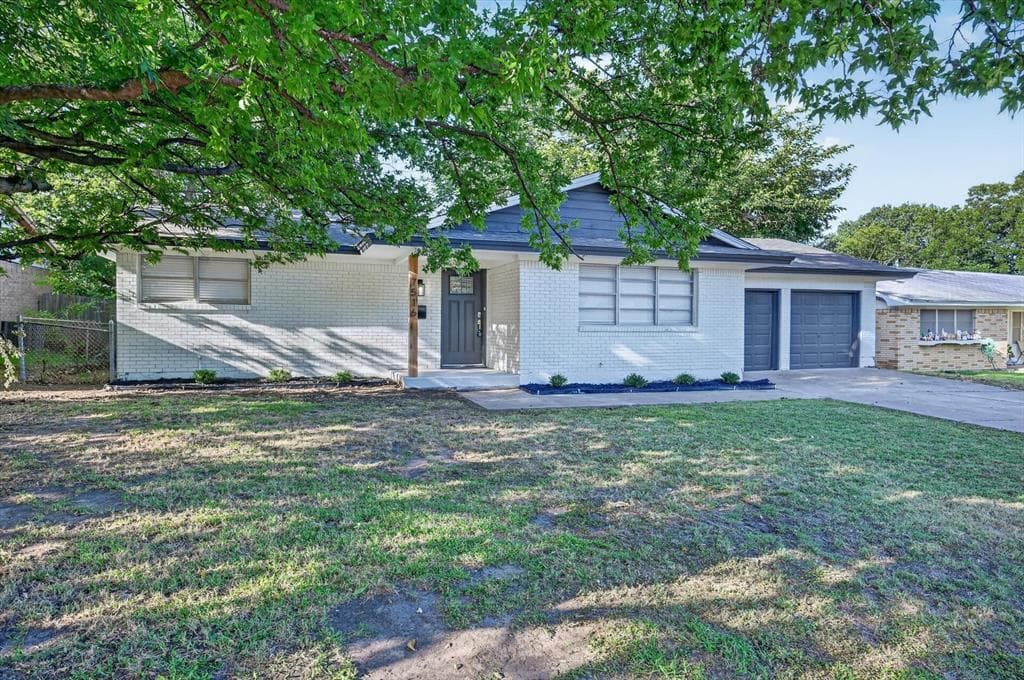 7516 S College Cir