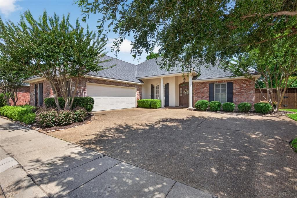 6121 Fern Ave Unit 116