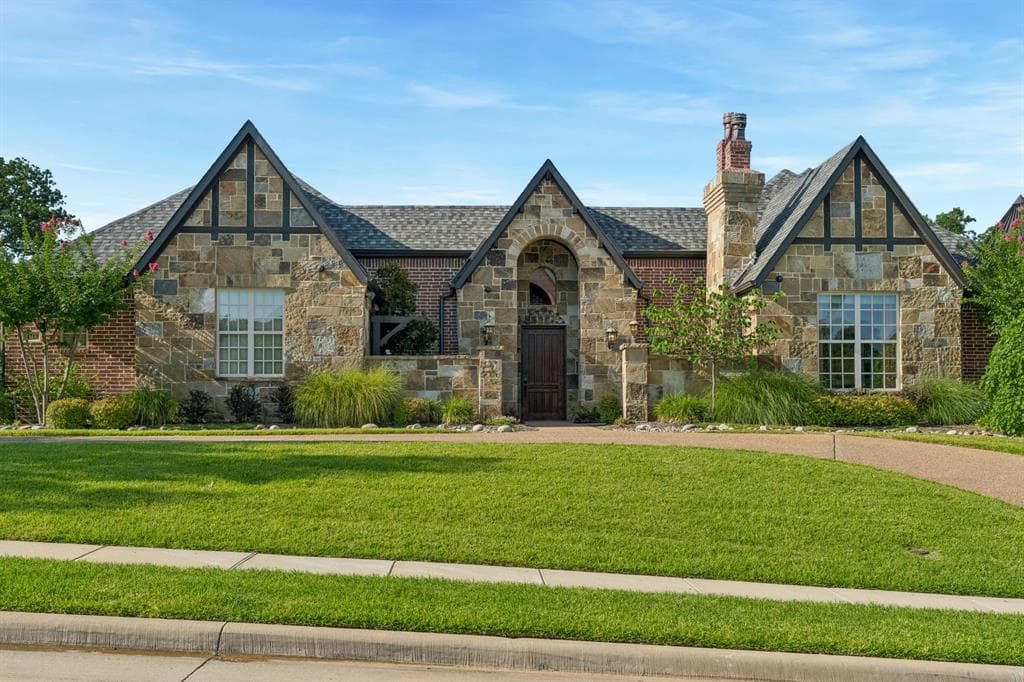 4713 Clydesdale Dr