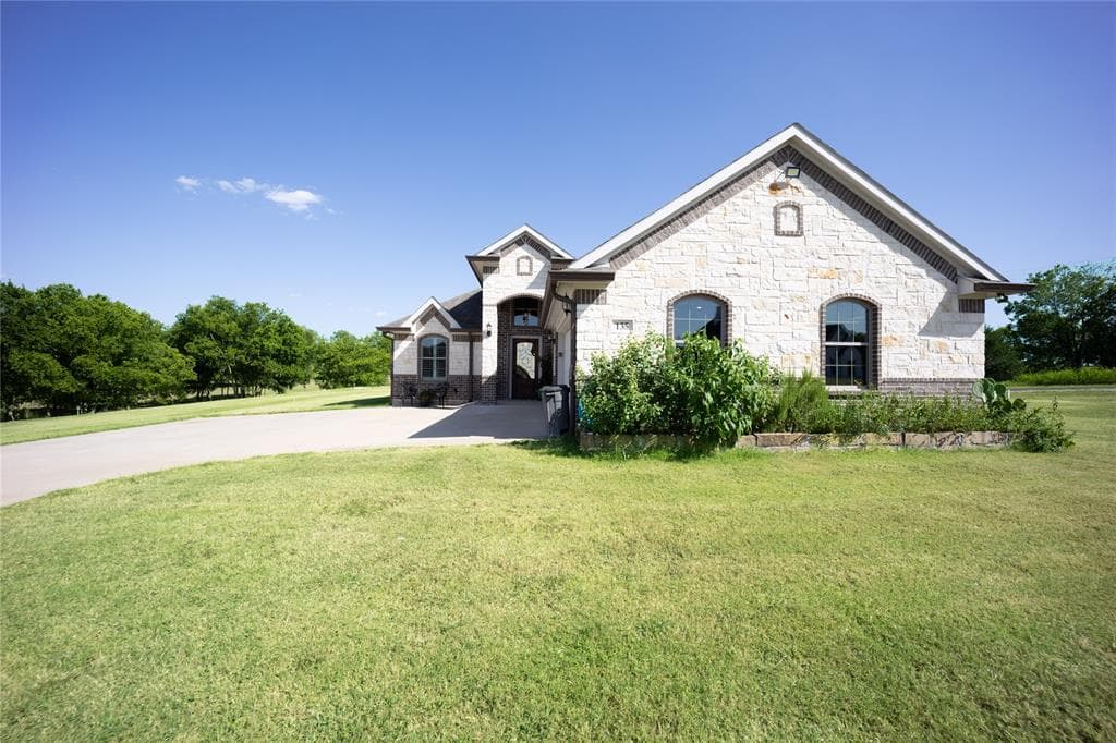 135 Turnberry Ln