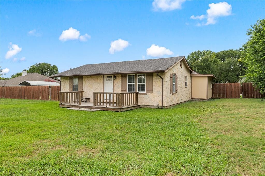 1305 S Robinson Dr