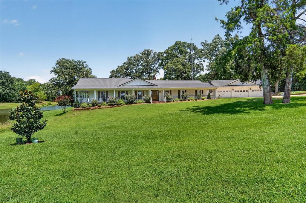 7837 Farm Road 2648