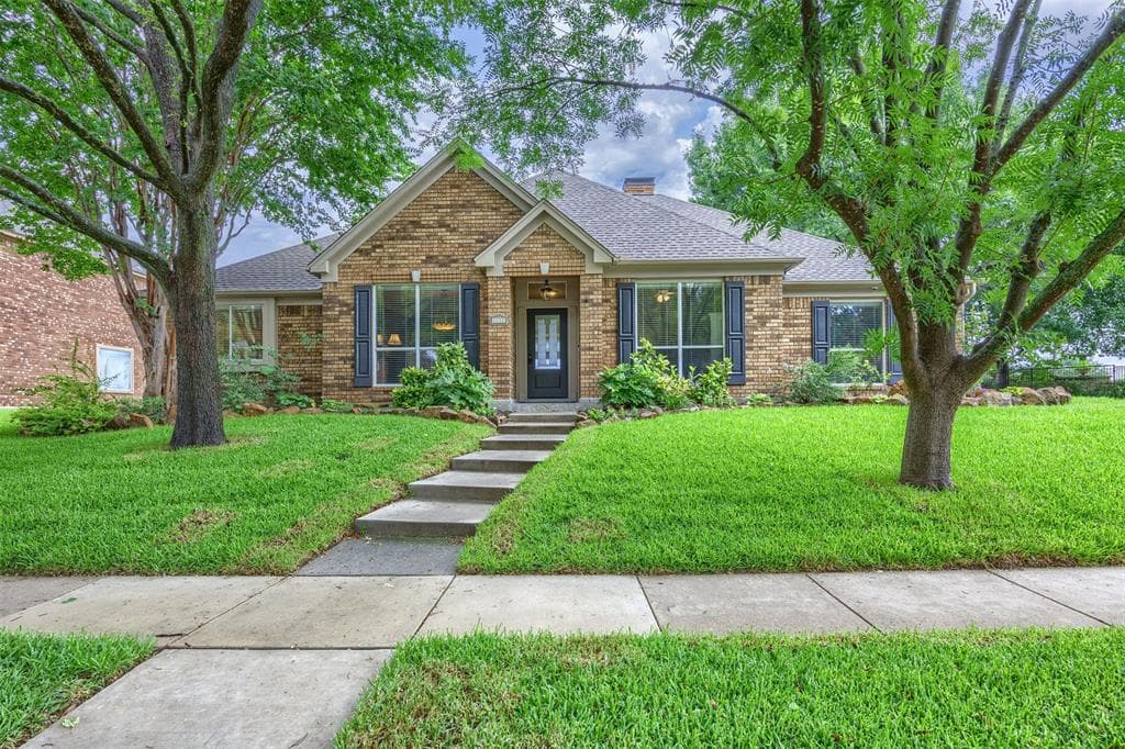 1717 Whitney Dr