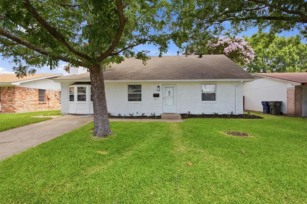 1217 Rosewood Hills Dr