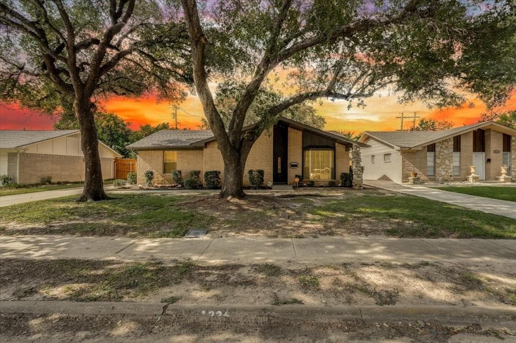1226 Glen Loch Dr