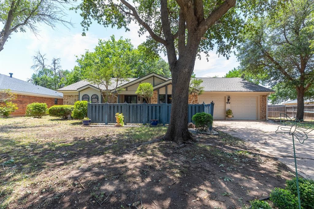 3702 Santa Monica Dr