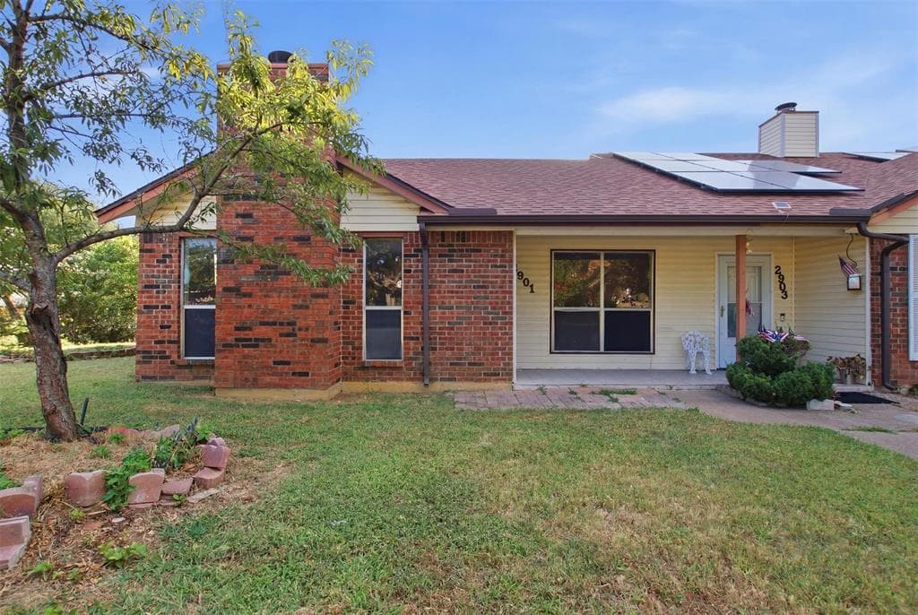 2901 Kathleen Ln