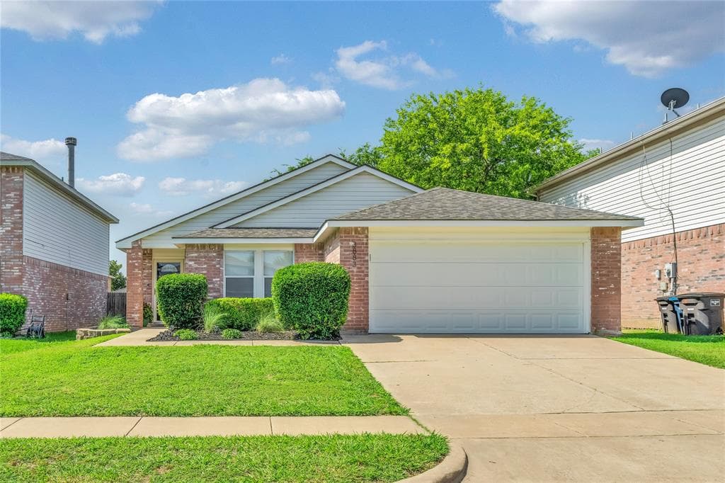 3883 Fox Run Dr