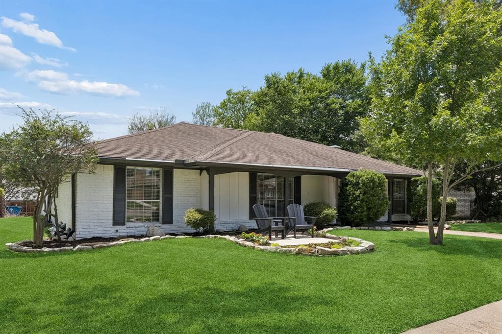 5909 Mark Ln