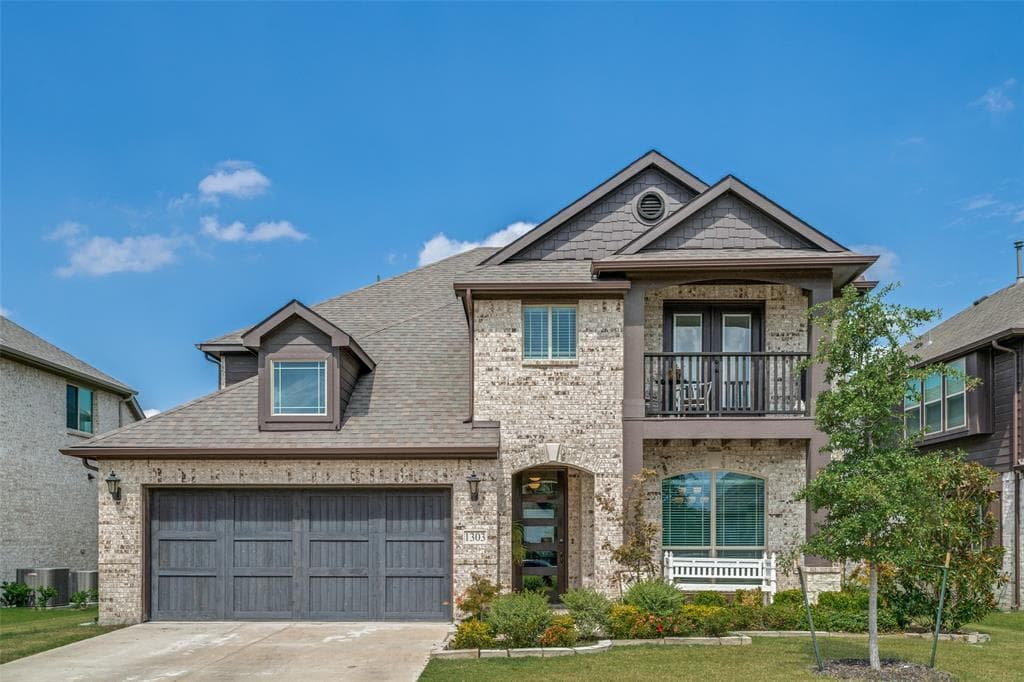 1303 Highcroft Ln