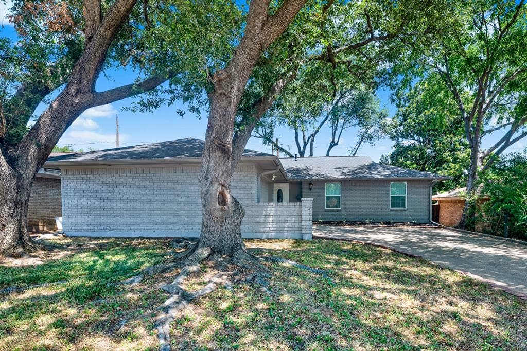 2309 Indian Creek Dr
