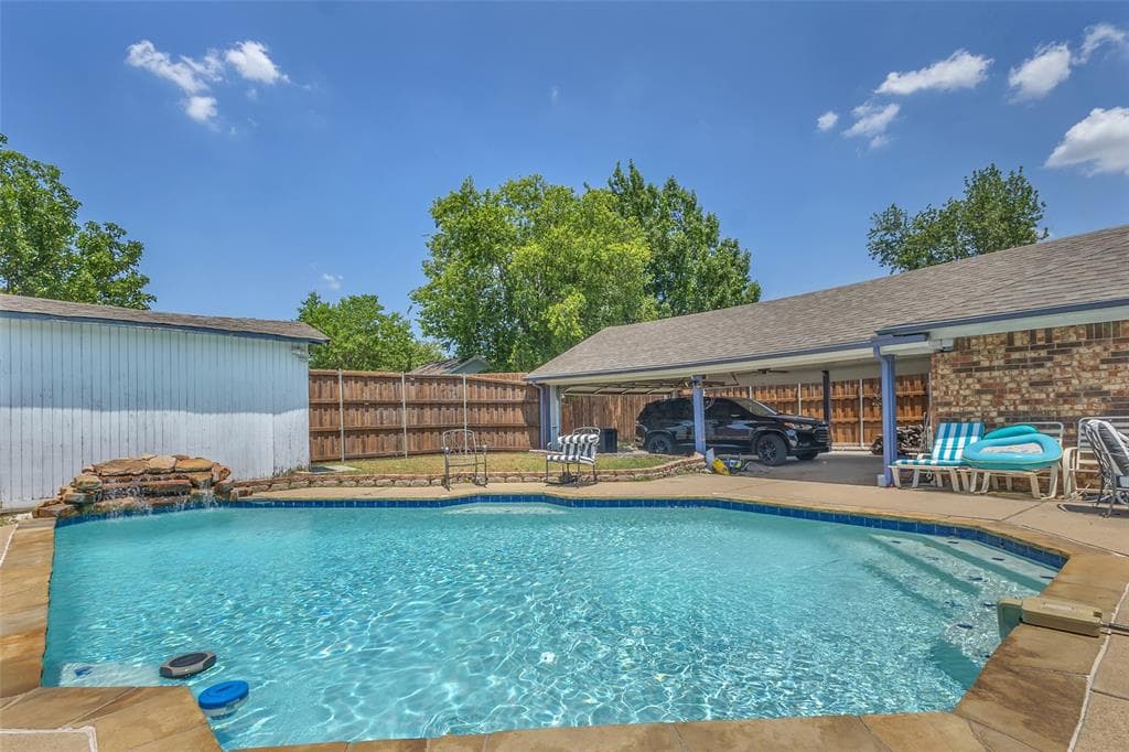 2709 El Paso Way