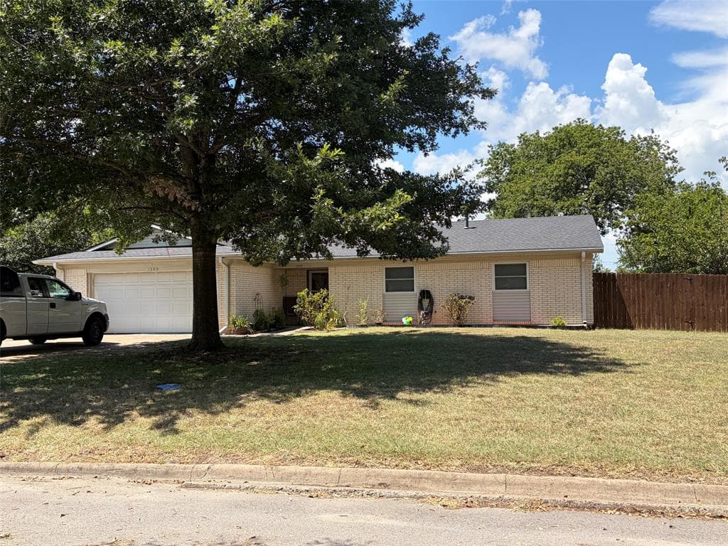1309 Tamarisk Dr