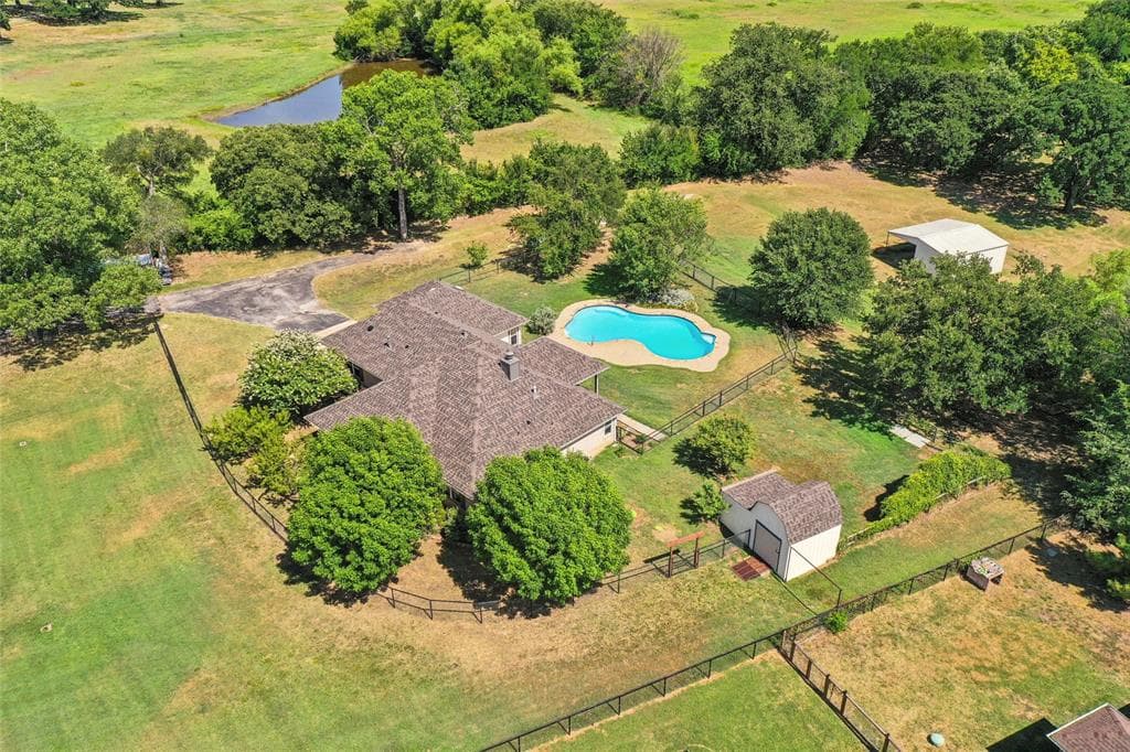 4797 Red Oak Cir