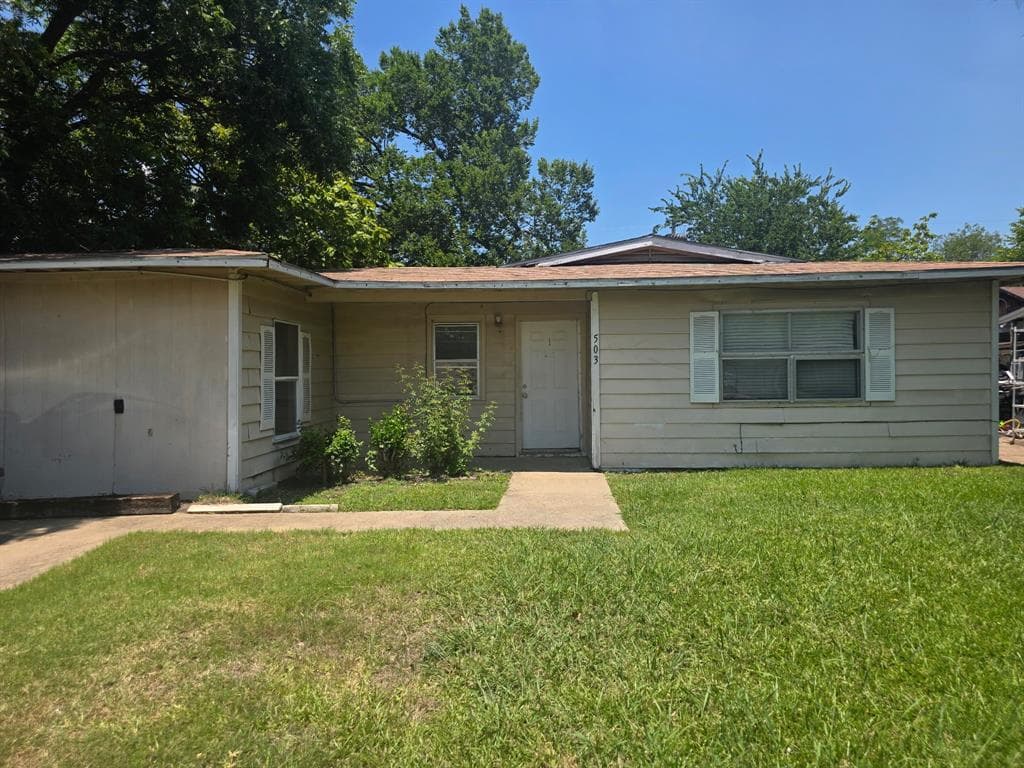 503 E Ridgewood Dr