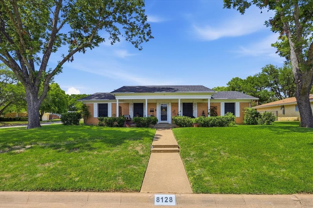 8128 Herndon Dr