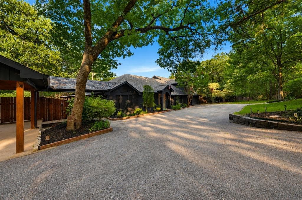 1872 Nokomis Rd