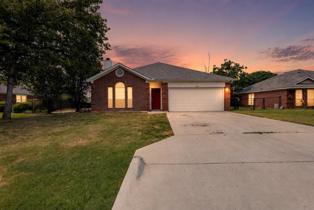 406 Redbud Ln