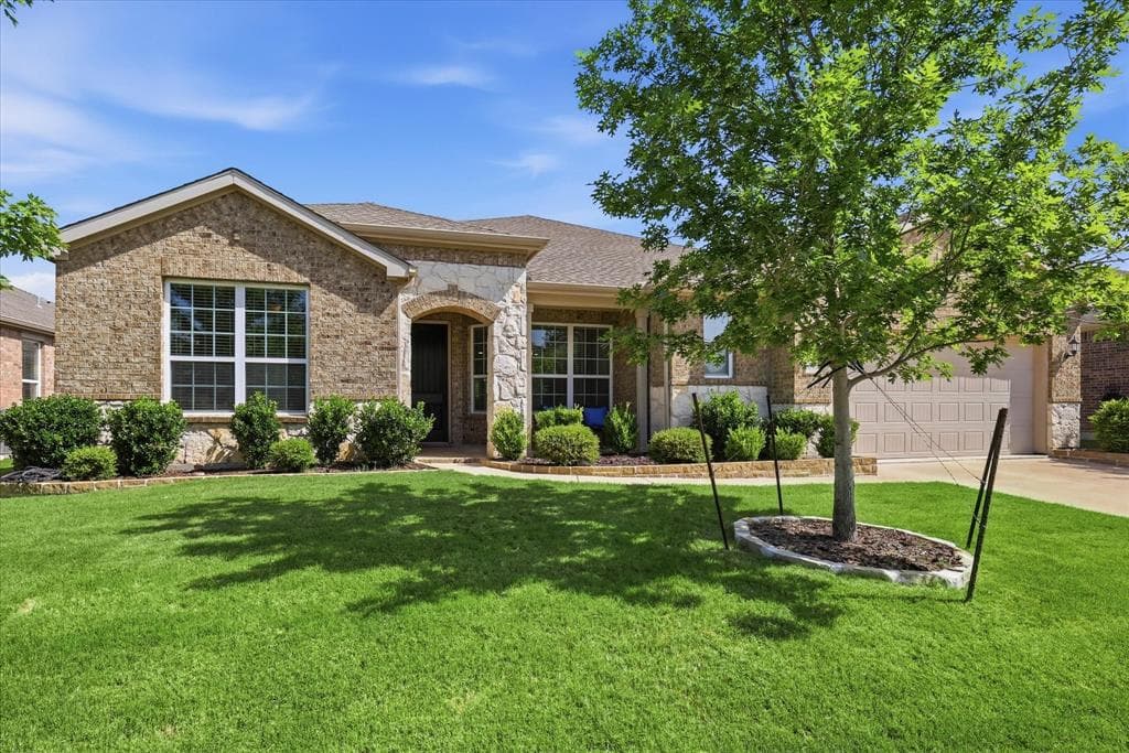 2554 Luna Vista Ln