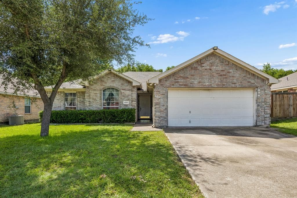 4501 Waterbird Ln
