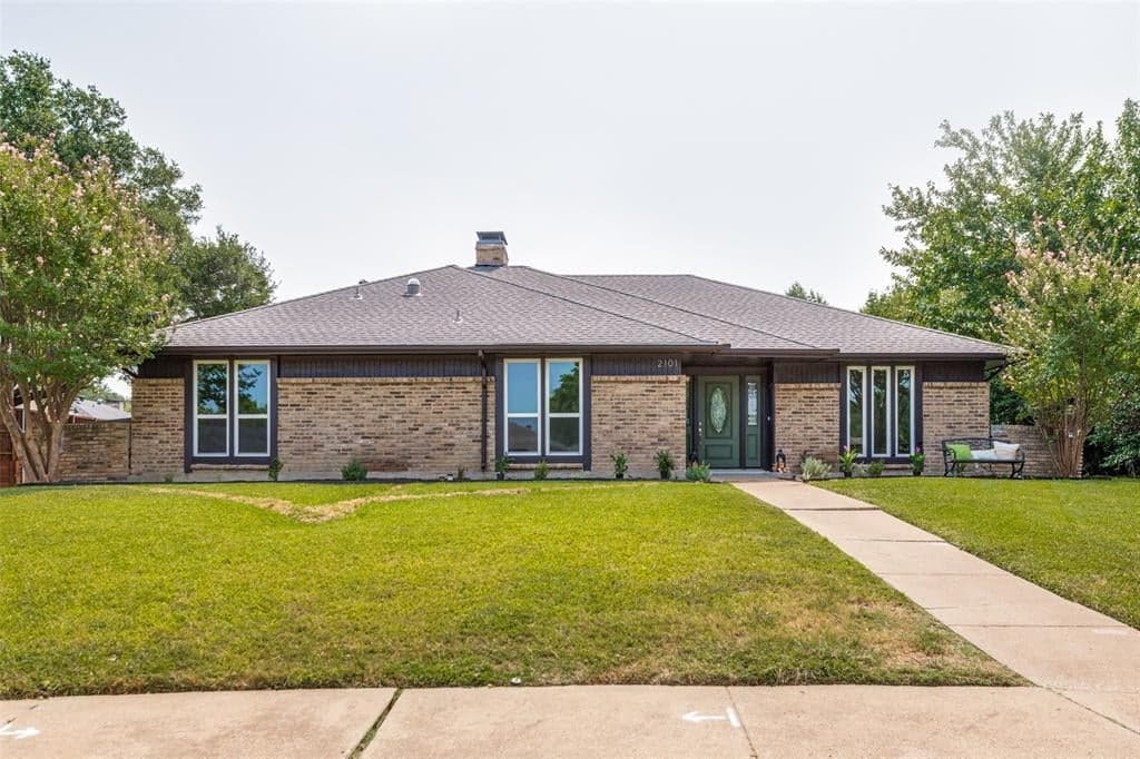 2101 Lyon Ct